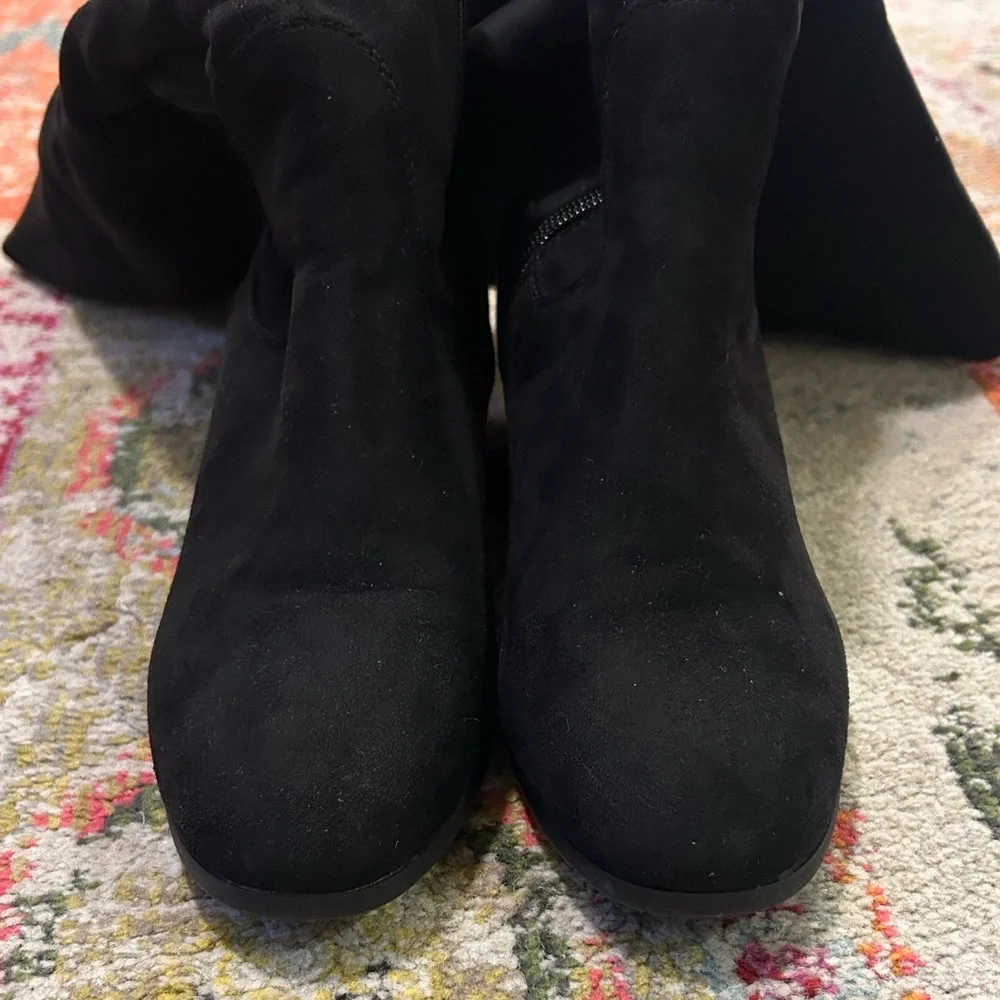 Dream Pairs Black Suede Thigh High Boots. Size 8.5